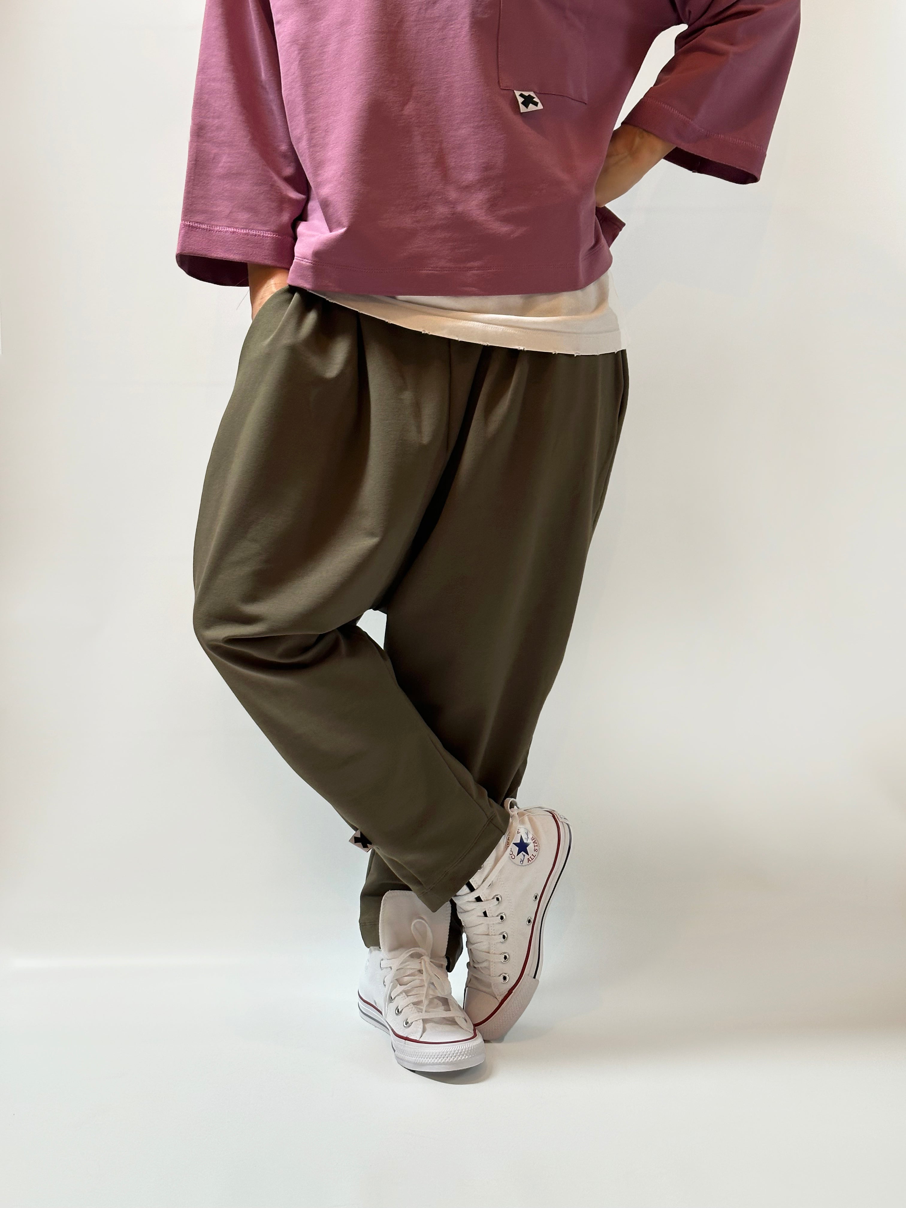 Pantalone della Tuta, elastico in vita, due tasche, morbido, tessuto di qualità, handmade