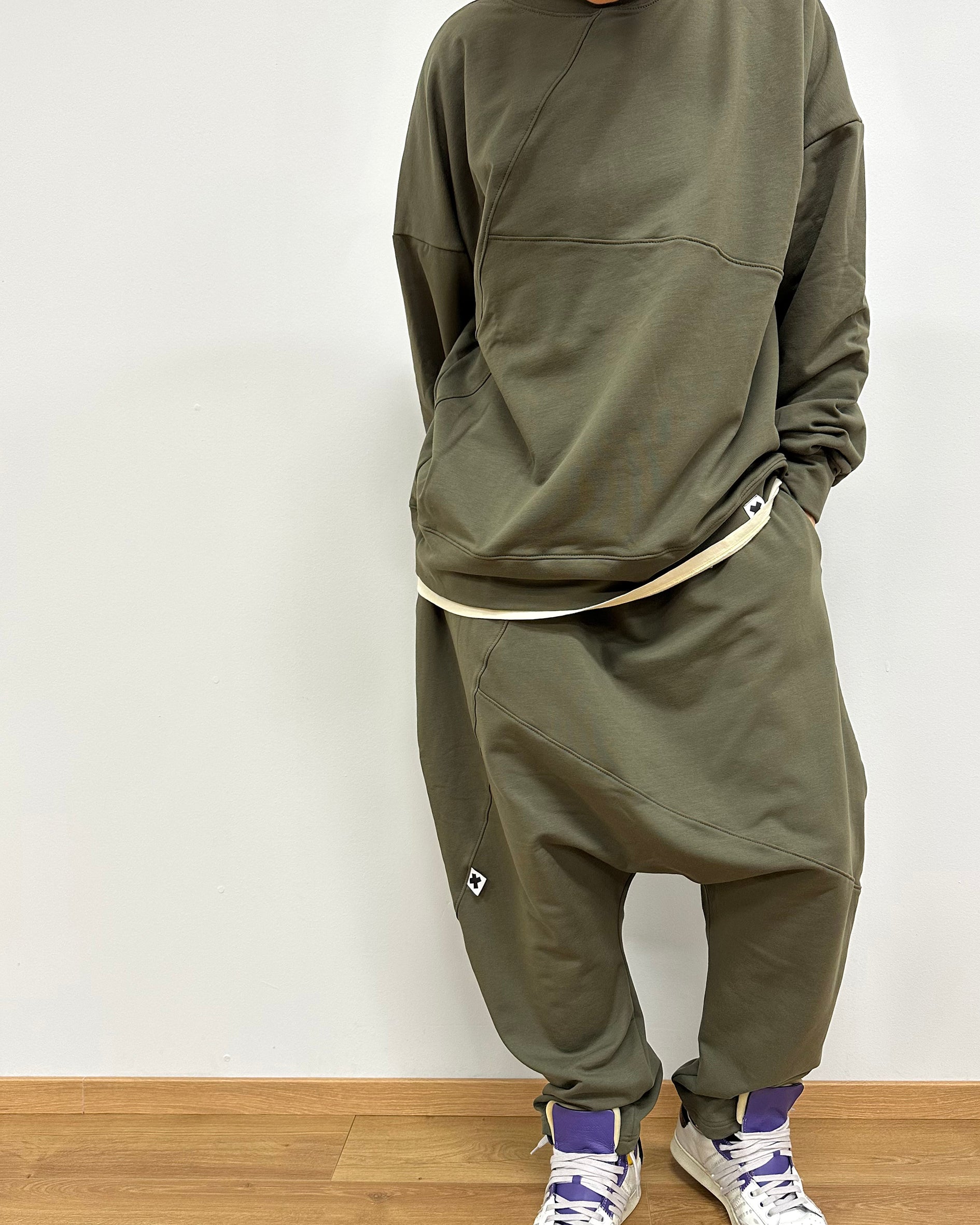 Baggy panta with stitching