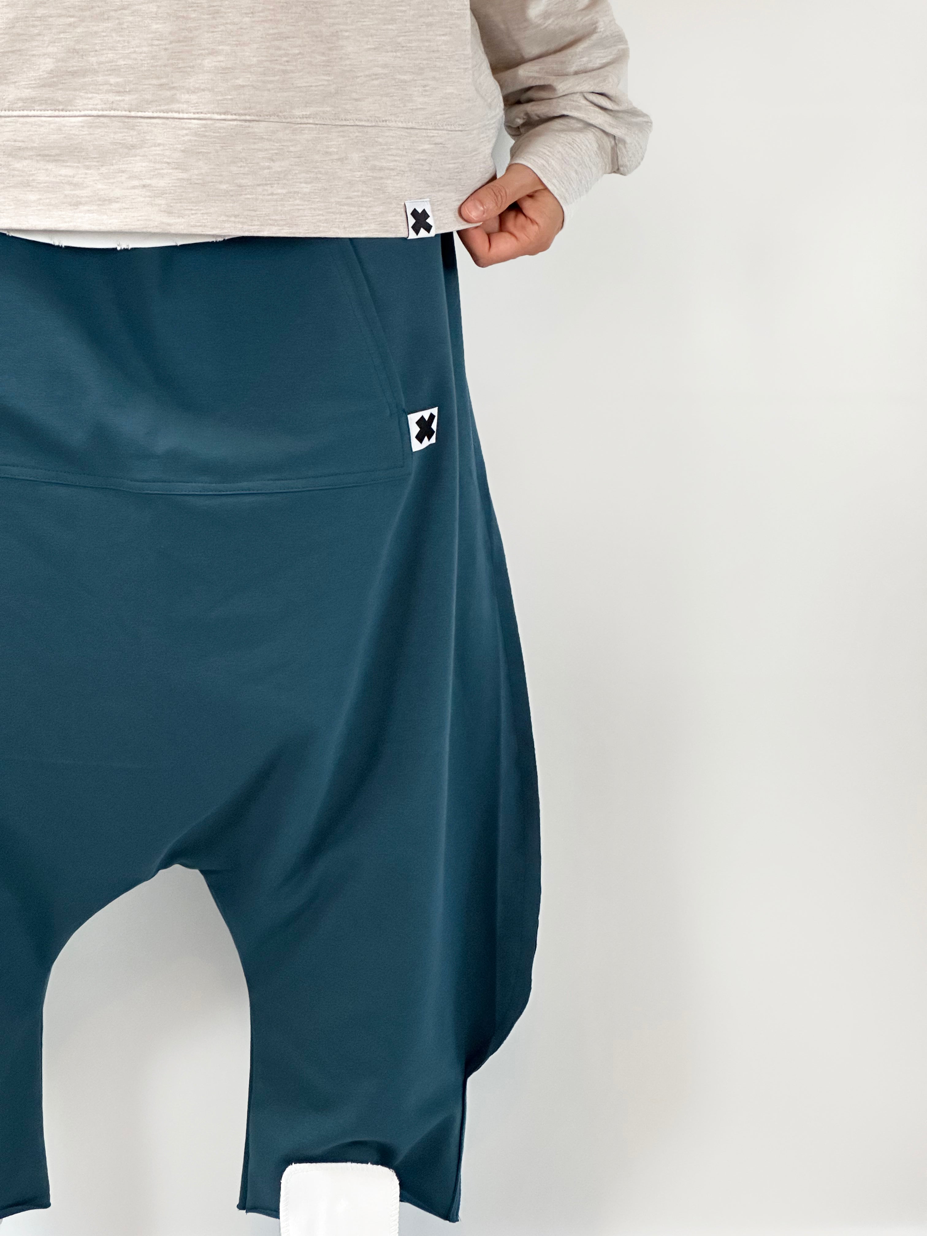 Pantalone della tuta oversize, taglio al vivo, handmade, cotone di qualità