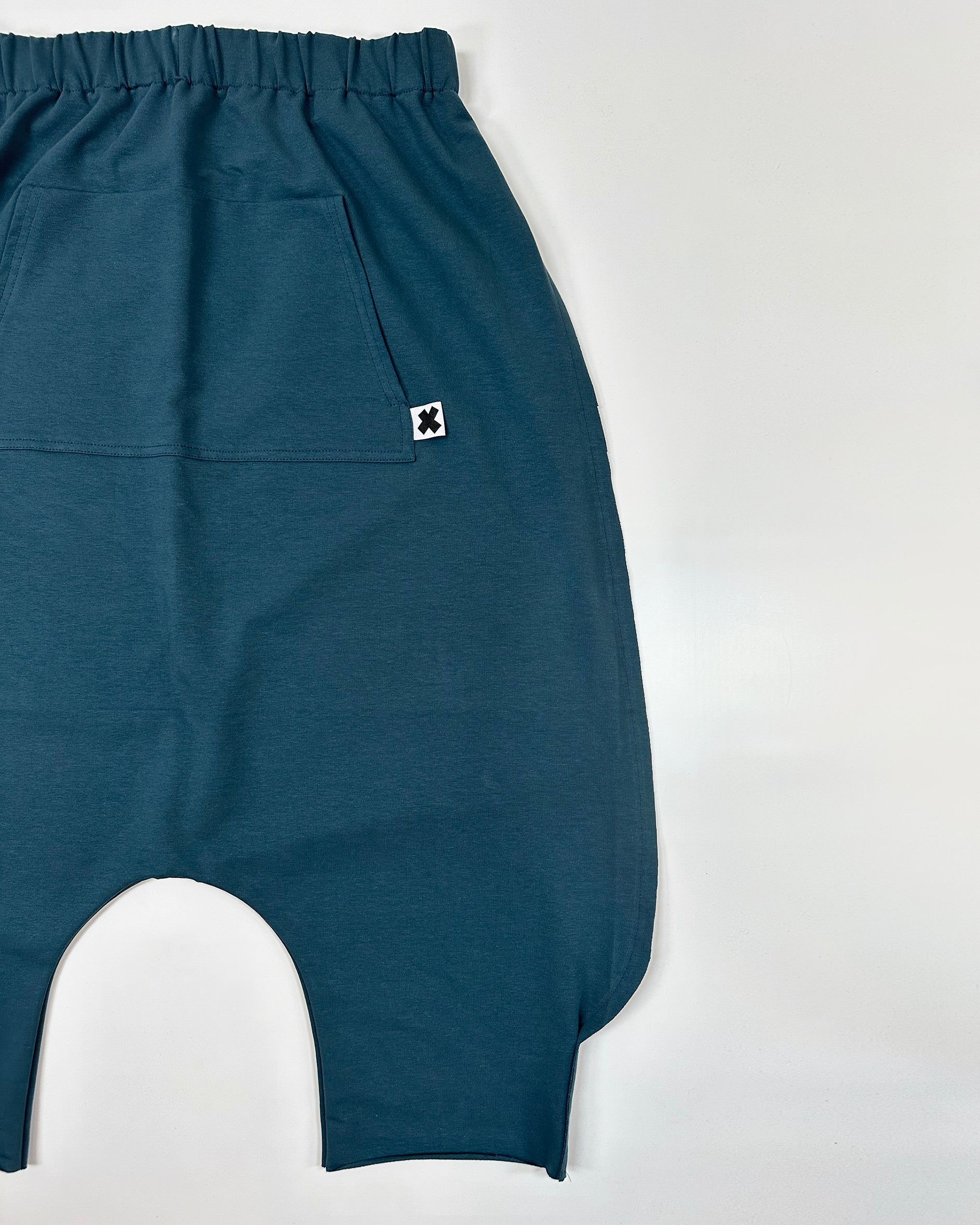 Pantalone della tuta oversize, taglio al vivo, handmade, cotone di qualità